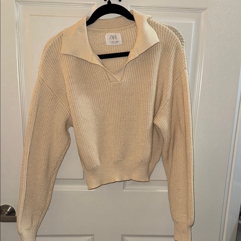 Zara Women's V-Neck Sweater in Cream